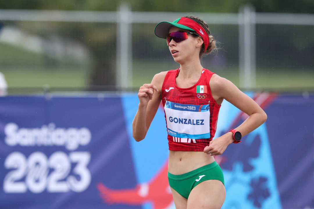 Alegna González de México compite en la prueba marcha femenina durante los Juegos Panamericanos 2023 en Santiago (Chile). Imagen de archivo. EFE/ Adriana Thomasa