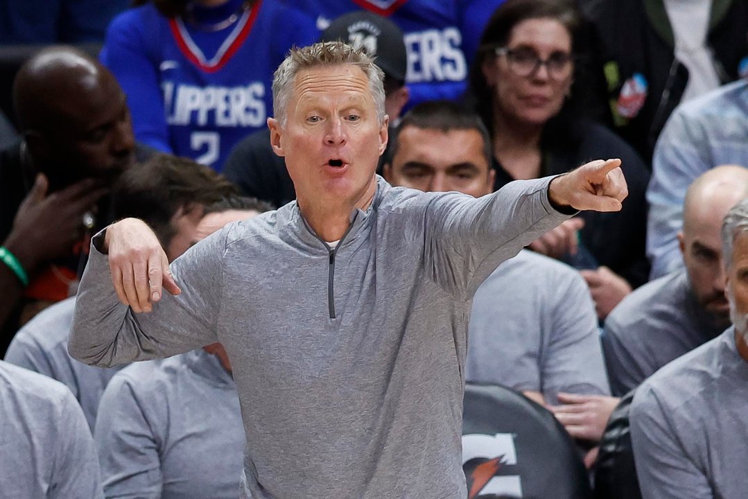 Fotografía de archivo del entrenador de baloncesto estadounidense Steve Kerr. EFE/CAROLINE BREHMAN