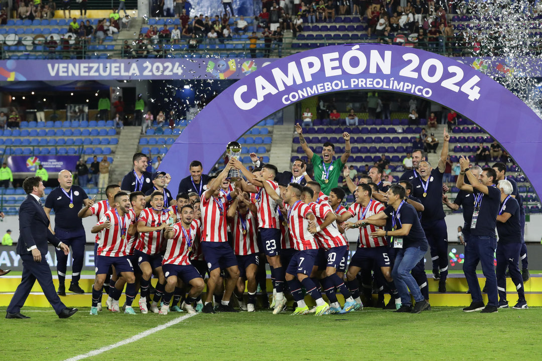 La selección sub-23 de Paraguay alcanó el 11 de febrero de 2024 su clasificación para los Juegos Olímpicos de París como campeón del torneo sudamericano jugado en Venezuela.. Ahora pretende obtener una nueva medalla olímpica, como hace 20 años lo hizo en Atenas otro equipo del país que se alzó con la plata. EFE/ Rayner Peña R (Archivo)