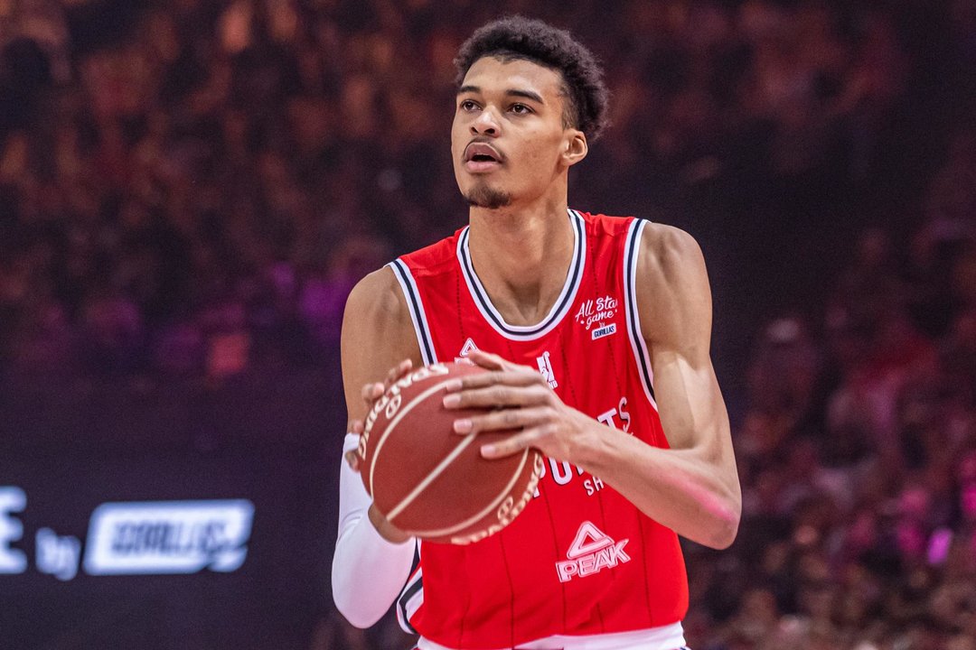 Victor Wembanyama, la joven estrella del equipo francés de baloncesto masculino que disputará el torneo olímpico de París 2024, en una foto de archivo. EFE/EPA/CHRISTOPHE PETIT TESSON