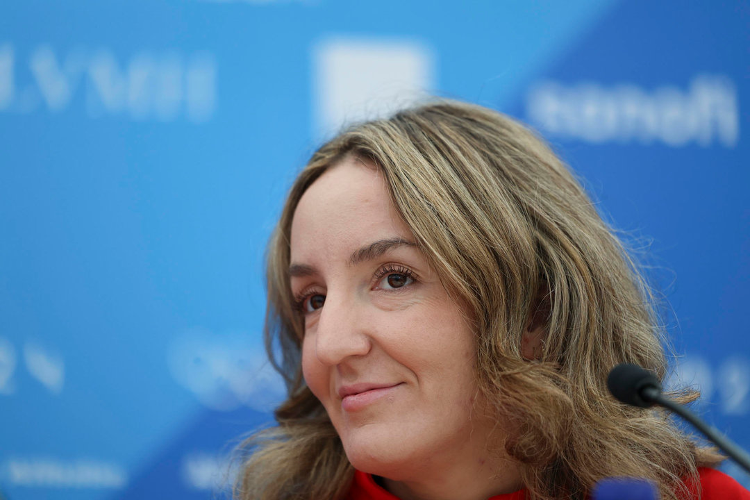 Lucía Martín Portugués, miembro del equipo olímpico español de esgrima, durante la rueda de prensa convocada por el equipo de cara a su participación en los Juegos Olímpicos de París 2024, este miércoles, en la capital francesa. EFE/Sashenka Gutiérrez