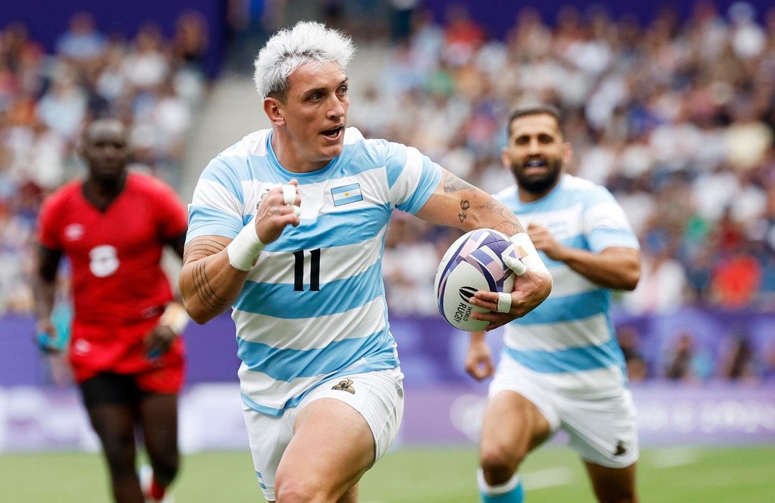 El jugador argentino Luciano Gonzalez en acción durante el partido del grupo N ante Kenia en Saint Francia, Kenia. EFE/EPA/YOAN VALAT