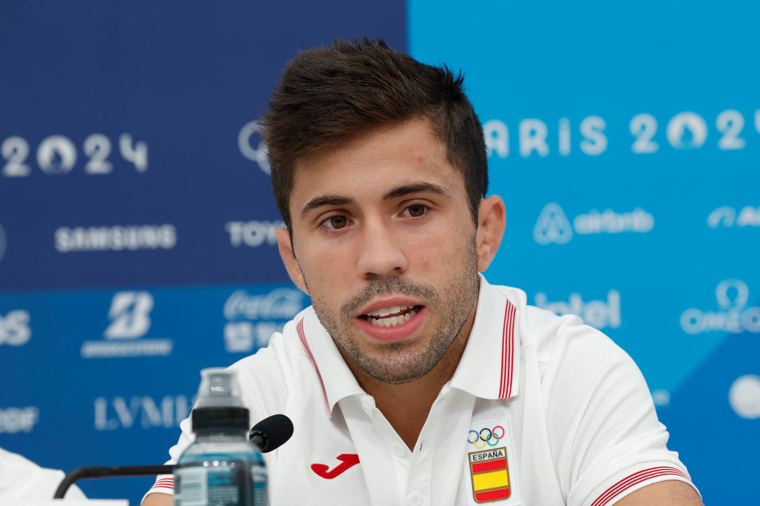 El integrante del equipo olímpico español de judo Fran Garrigós durante una rueda de prensa este jueves en París. EFE/ Chema Moya