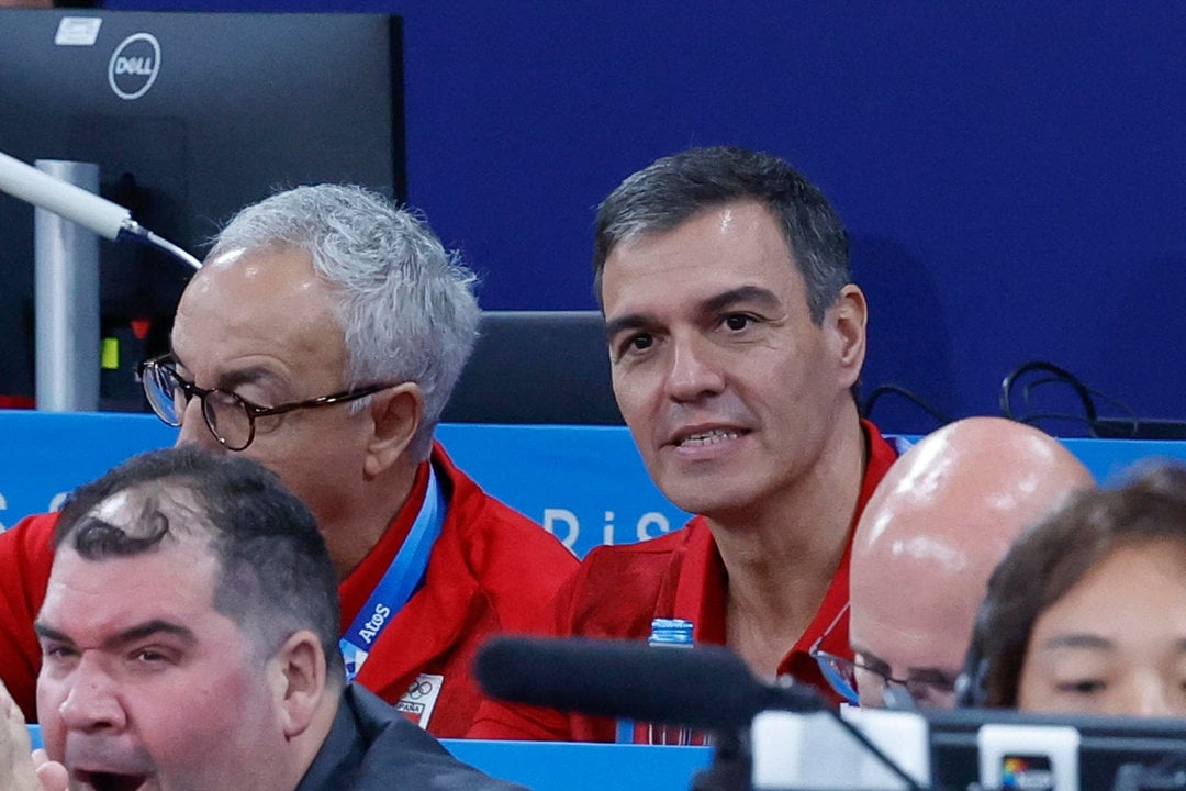 El presidente del Gobierno española, Pedro Sánchez, asiste a las competiciones de judo este sábado en París. EFE/Chema Moya