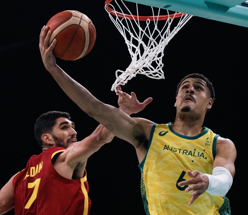 Santi Aldama, ala-pívot de la selección española de baloncesto, en Villeneuve-d'Ascq (Lille). EFE/EPA/ALEX PLAVEVSKI