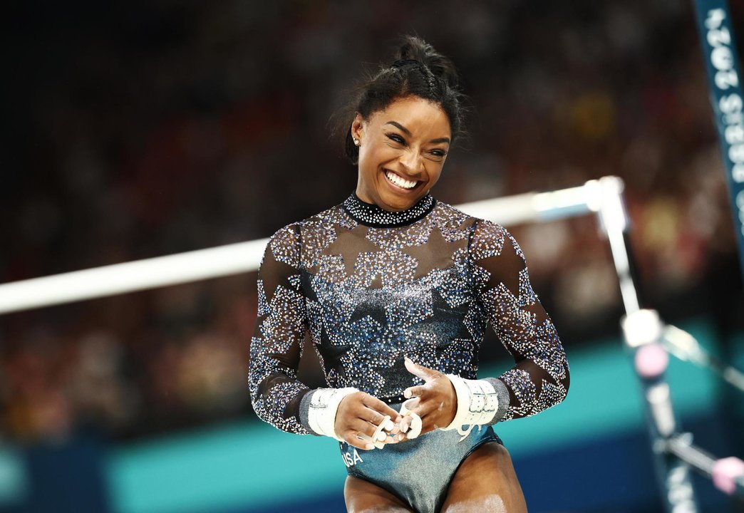 La estadounidense Simone Biles tras competir este domingo en París. EPA/ANNA SZILAGYI