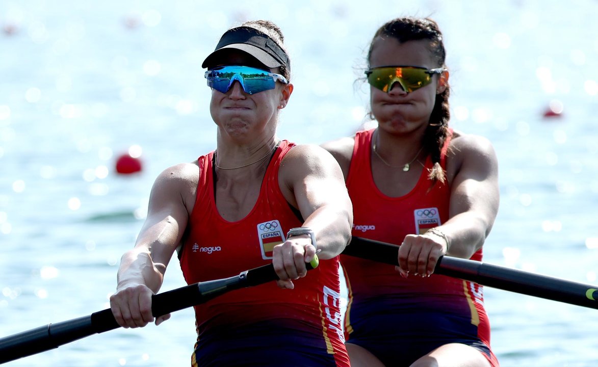 Las remeras españolas Aina Cid y Esther Briz se han clasificado para las semifinales del dos sin tras acabar segundas en su serie de repesca tras las danesas Hedvig Rasmussen, en los Juegos Olímpicos de París 2024, en el Estadio Náutico de Vaires-sur-Marne en Vaires-sur-Marne, Francia. EFE/MAXIM SHIPENKOV