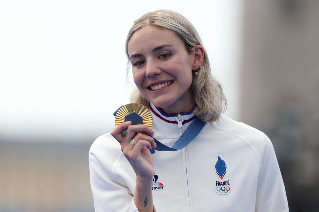 La francesa Cassandre Beaugrand, oro en triatlón. EFE/EPA/MOHAMMED BADRA