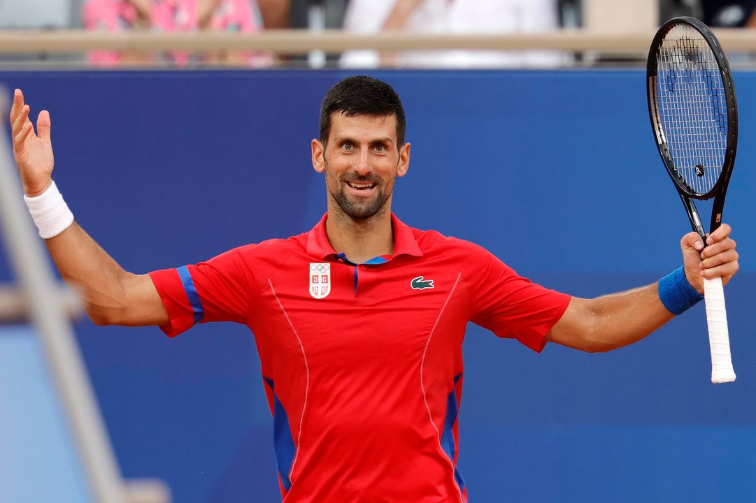 El serbio Novak Djokovic en el partido contra el griego Stefanos Tsitsipas en Roland Garros en Paris, Francia. EFE/EPA/RONALD WITTEK