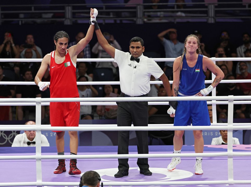 La boxeadora argelina Imane Khelif se impuso ante húngara Lucca Anna Hamori. EFE/EPA/ALI HAIDER