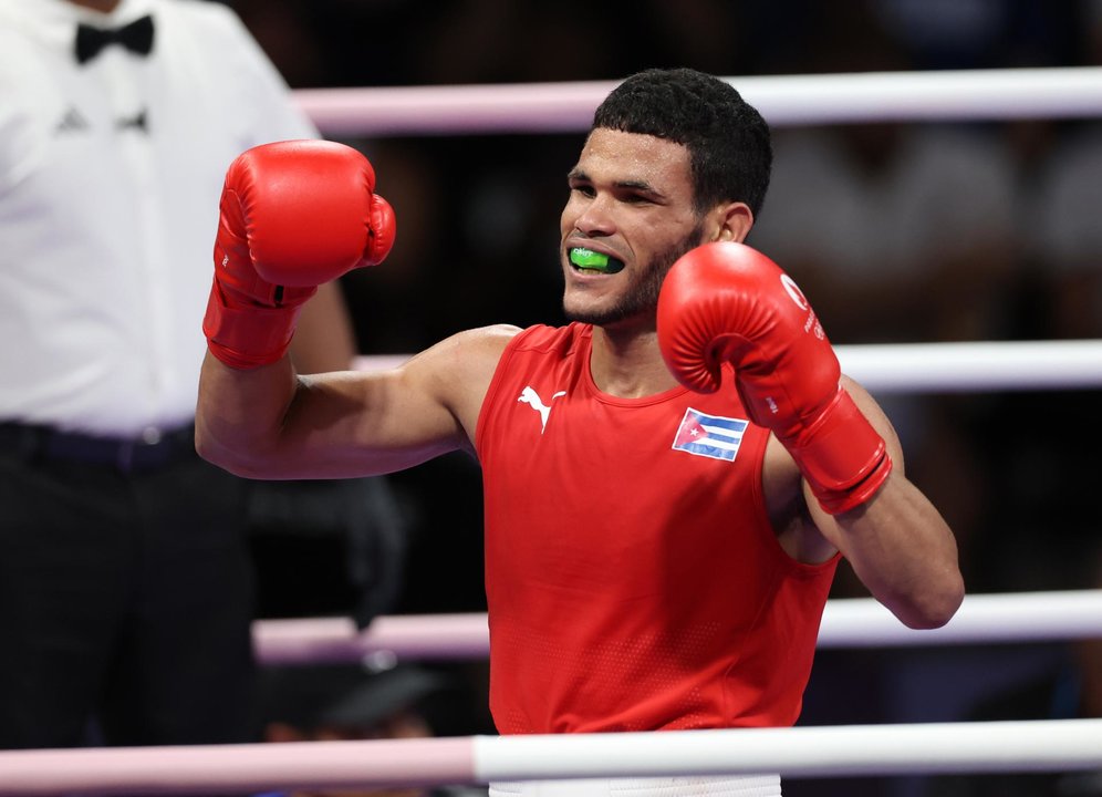 El púgil cubano Erislandy Álvarez en el North Paris Arena en Villepinte, Francia. EFE/EPA/ALI HAIDER