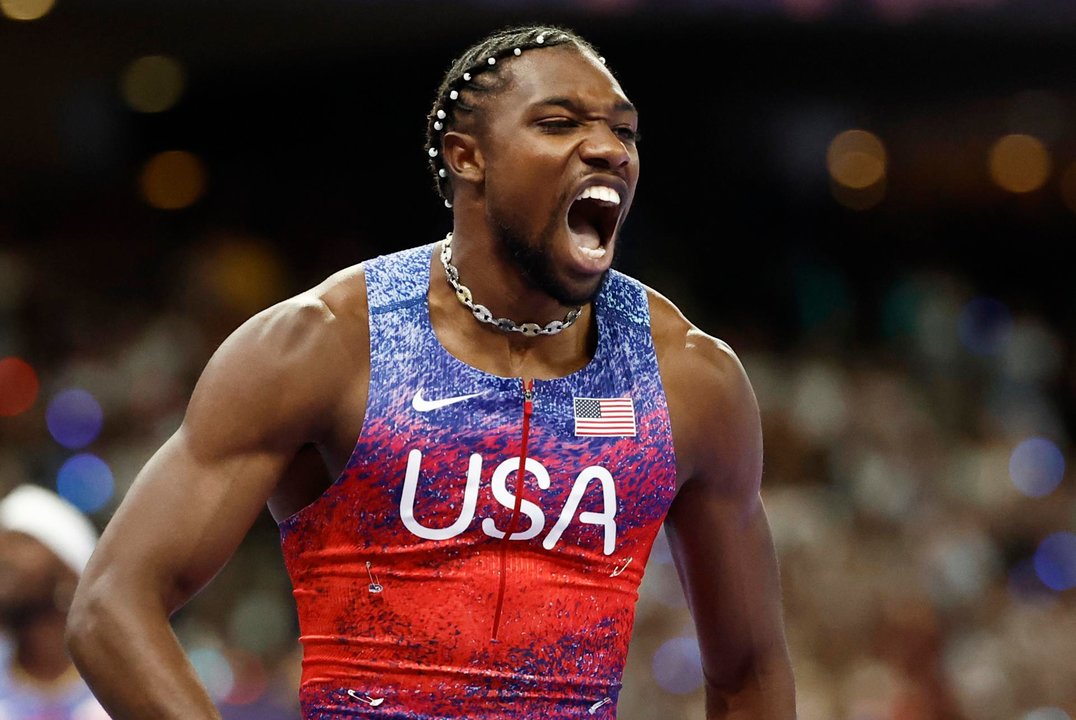 El estadounidense Noah Lyles tras ganar en la final de los 100 metros. EFE/EPA/YOAN VALAT