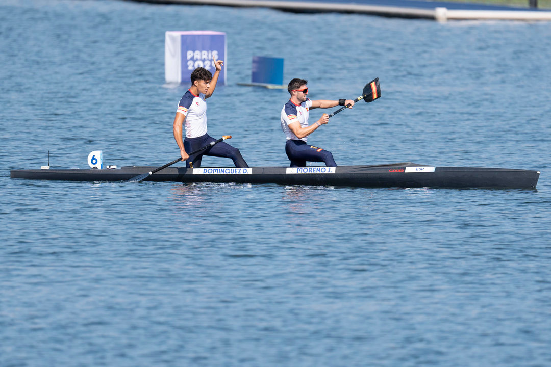 Los españoles Joan Antoni Moreno y Diego Domínguez compiten en la prueba de canoa sprint C2 masculino de 500m en el estadio náutico Vaires-sur-Marne en Sein-etMarne. EFE/ Rafa Aparicio/Real Federación Española De Piragüismo  SOLO USO EDITORIAL/SOLO DISPONIBLE PARA ILUSTRAR LA NOTICIA QUE ACOMPAÑA (CRÉDITO OBLIGATORIO)