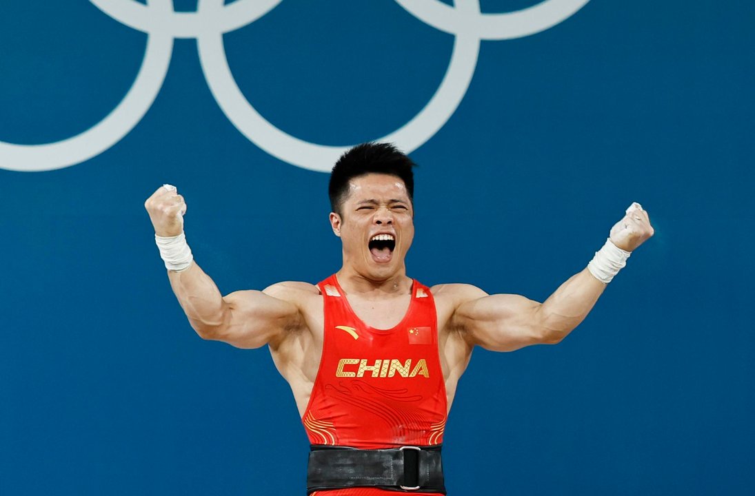 El chino Fabin Li revalidó el oro en los 61 kg de halterofilia. EFE/EPA/RITCHIE B. TONGO