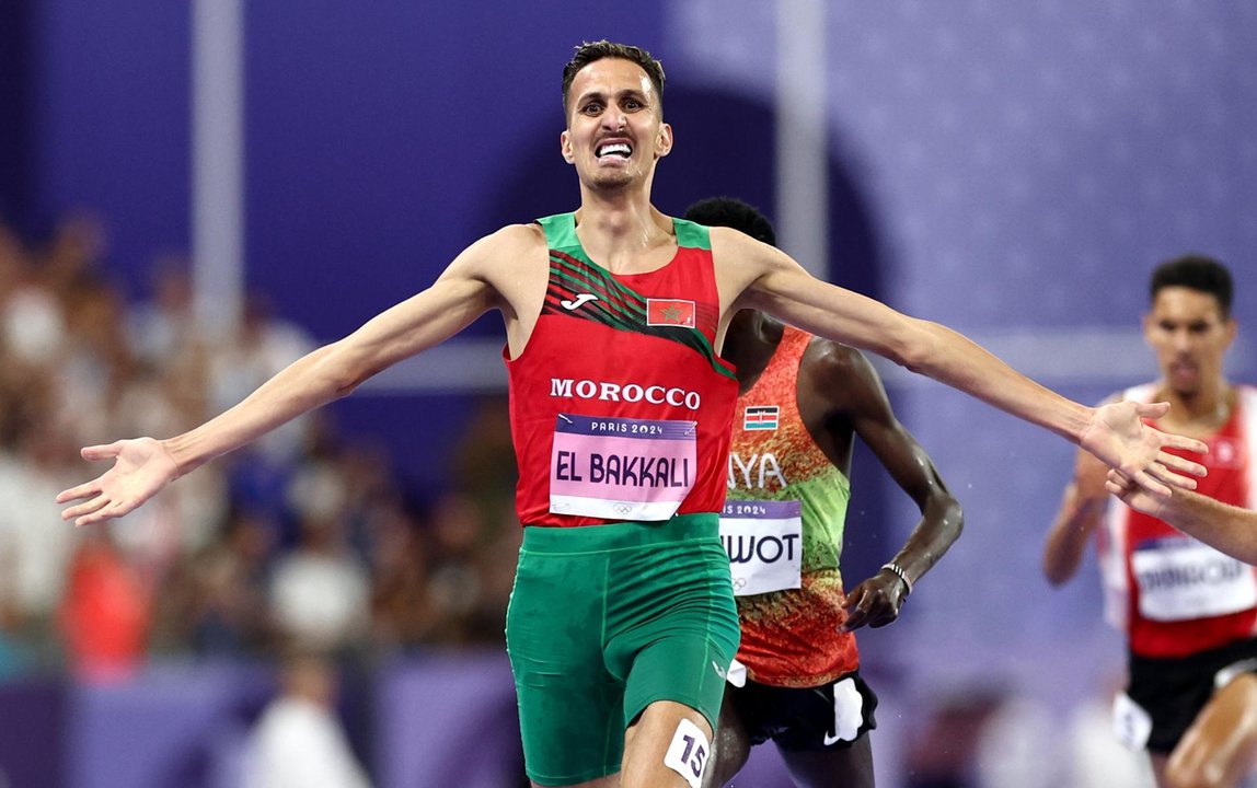 El marroquí Soufiane El-Bakkali en la final de los 3.000 metros obstáculos EFE/EPA/ANNA SZILAGYI