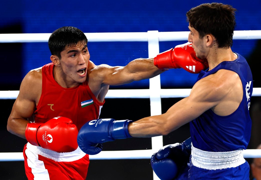 El uzbeko Asadkhuja Muydinkhujaev se ha colgado la medalla de oro en la categoría de 71 kilos de boxeo. EFE/EPA/MAST IRHAM